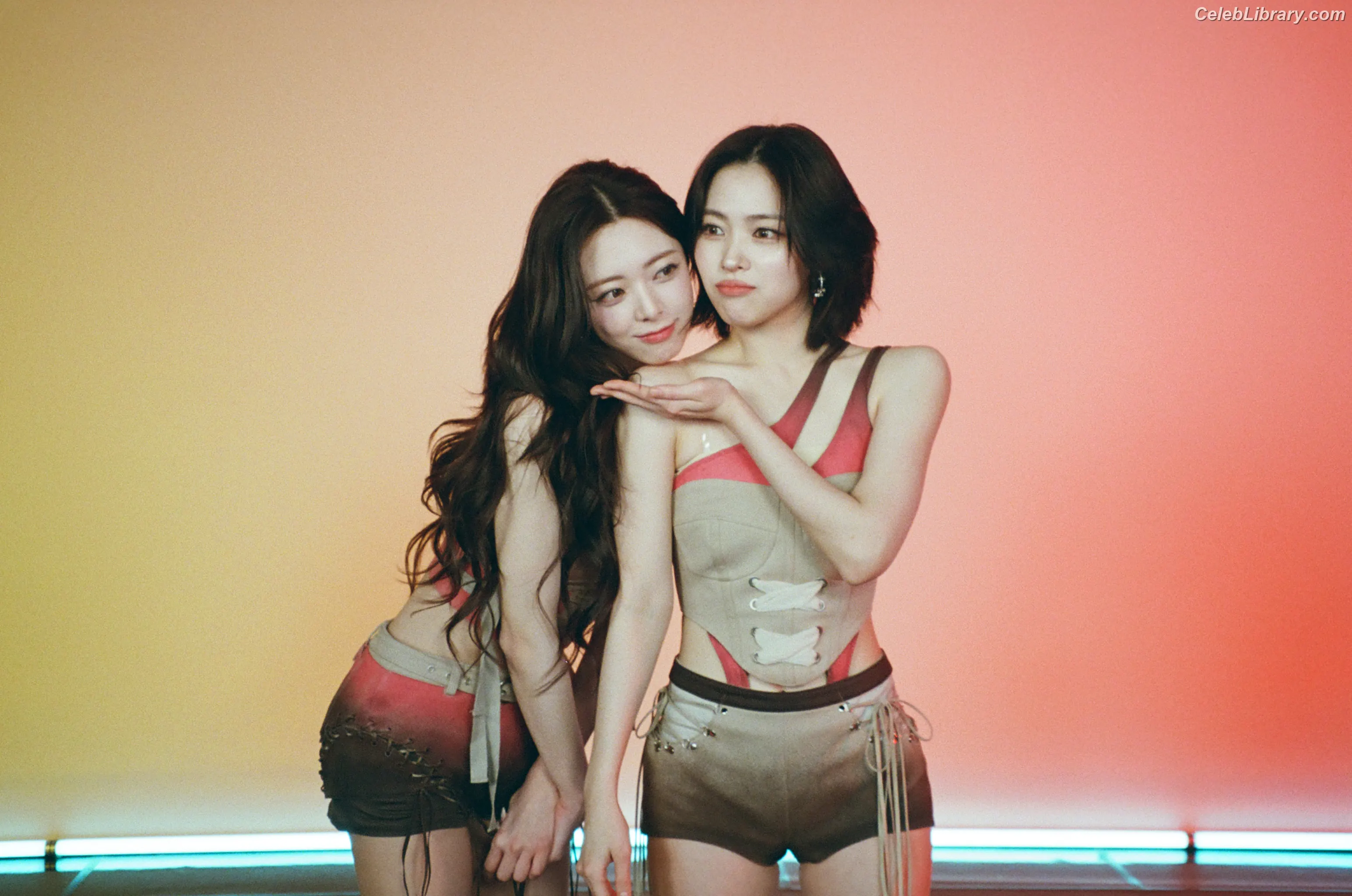 Yeji - ITZY (예지, Hwang Ye-ji) photo 8 of 1034