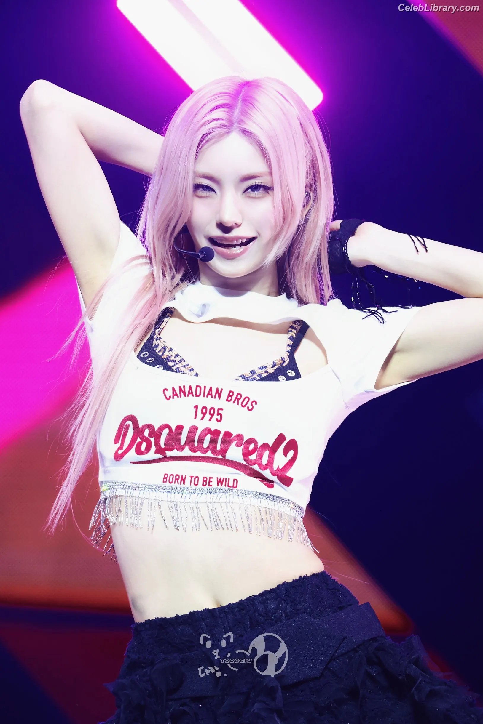 Yeji - ITZY (예지, Hwang Ye-ji) photo 21 of 1034