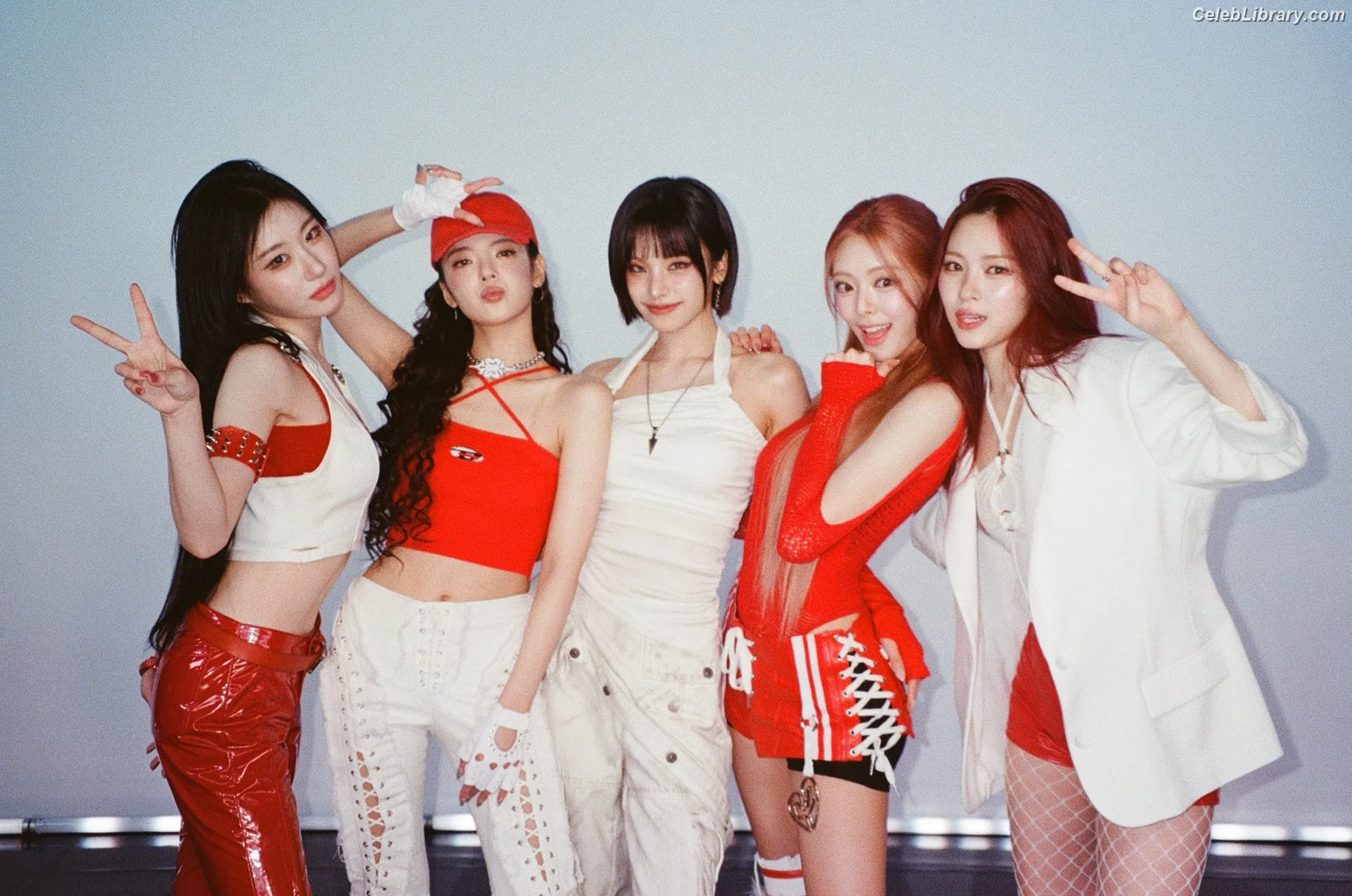 Yeji - ITZY (예지, Hwang Ye-ji) photo 13 of 1034