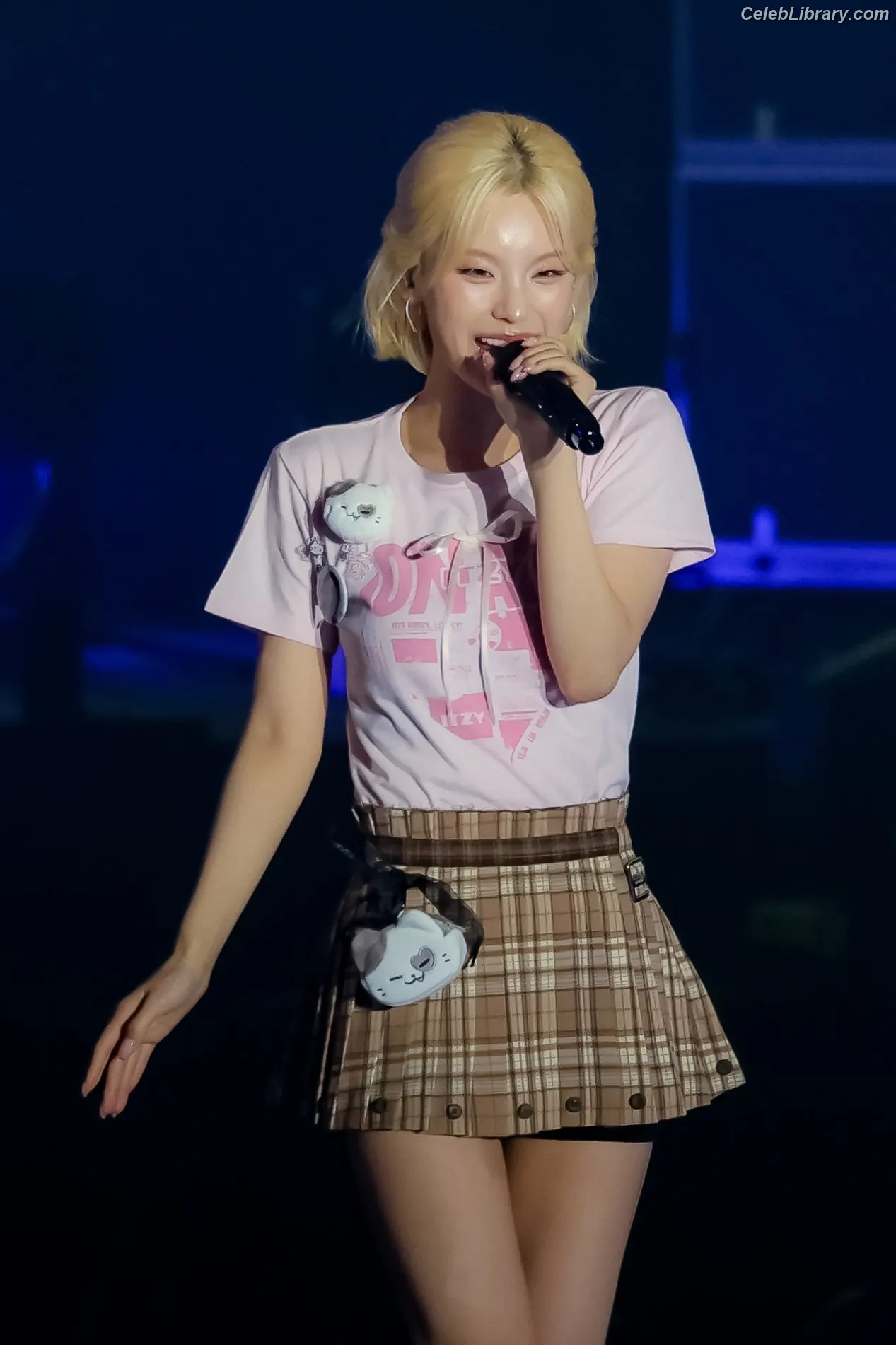 Yeji - ITZY (예지, Hwang Ye-ji) photo 10 of 1034