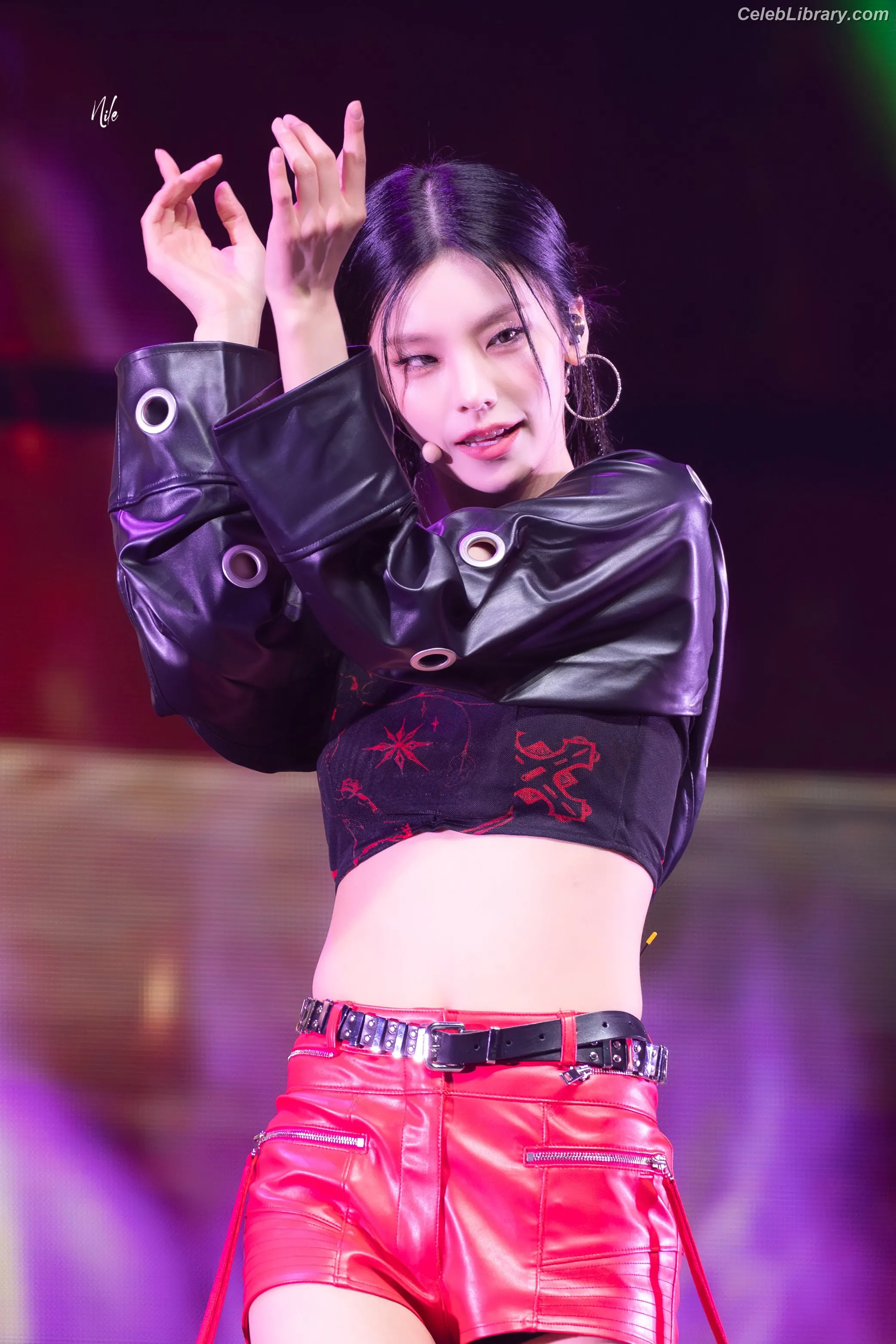 Yeji - ITZY (예지, Hwang Ye-ji) photo 3 of 1034