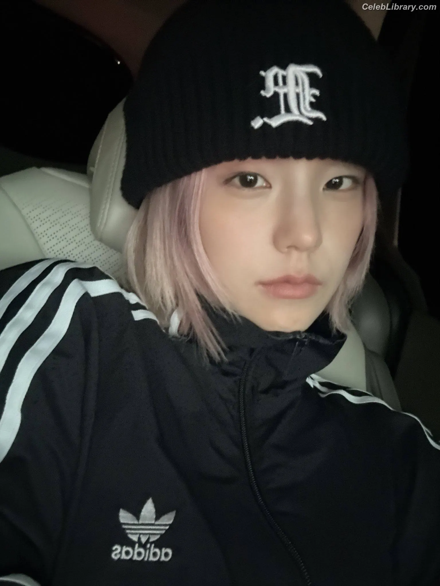 Yeji - ITZY (예지, Hwang Ye-ji) photo 10 of 1034