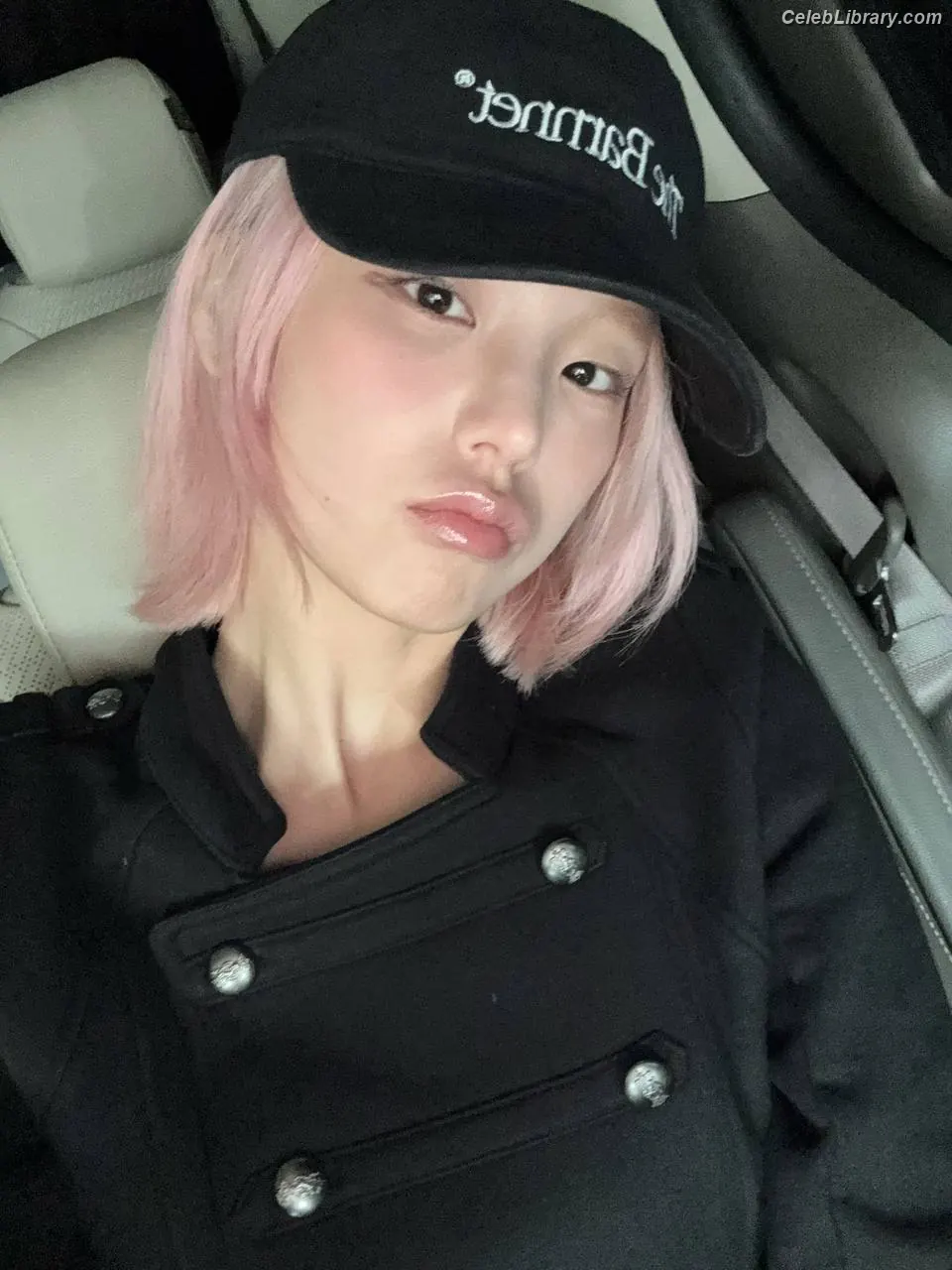 Yeji - ITZY (예지, Hwang Ye-ji) photo 18 of 1034