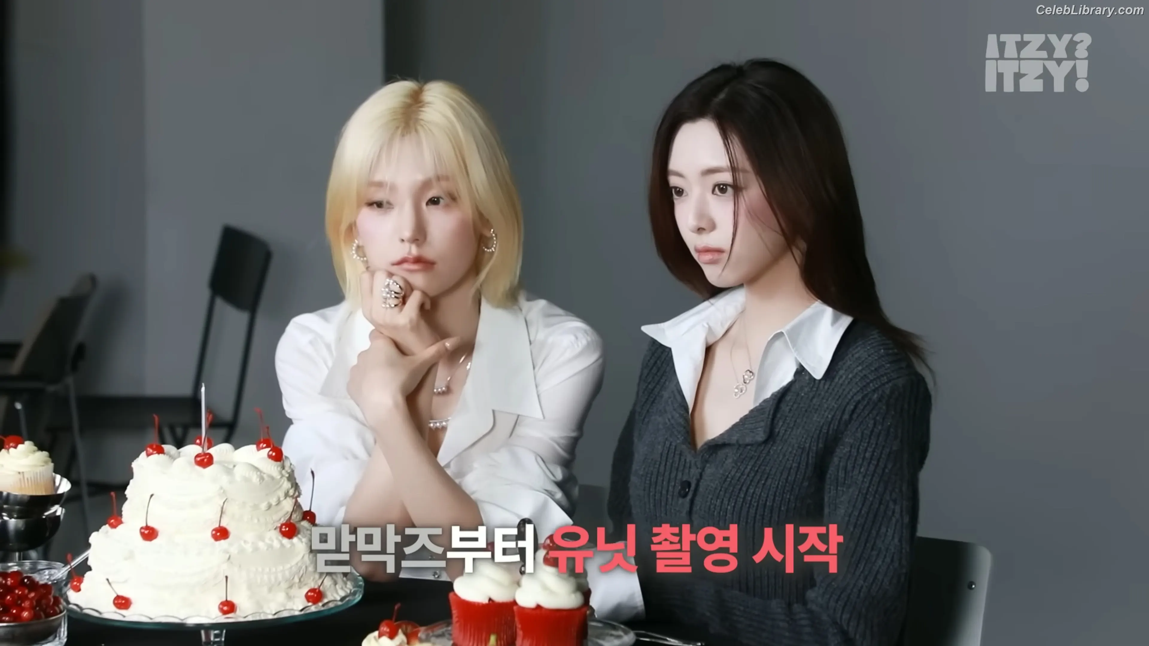 Yeji - ITZY (예지, Hwang Ye-ji) photo 15 of 1034