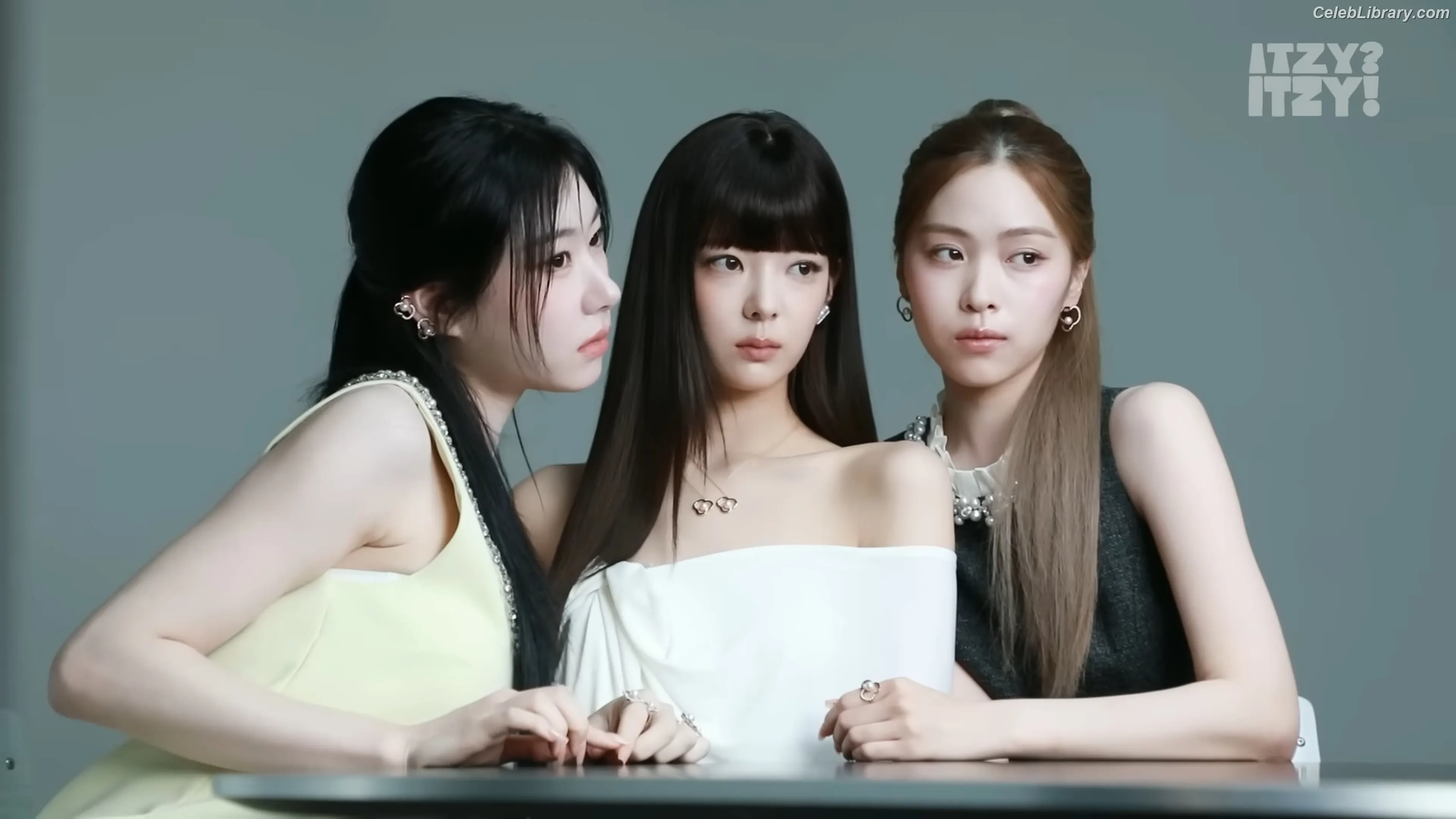 Yeji - ITZY (예지, Hwang Ye-ji) photo 21 of 1034