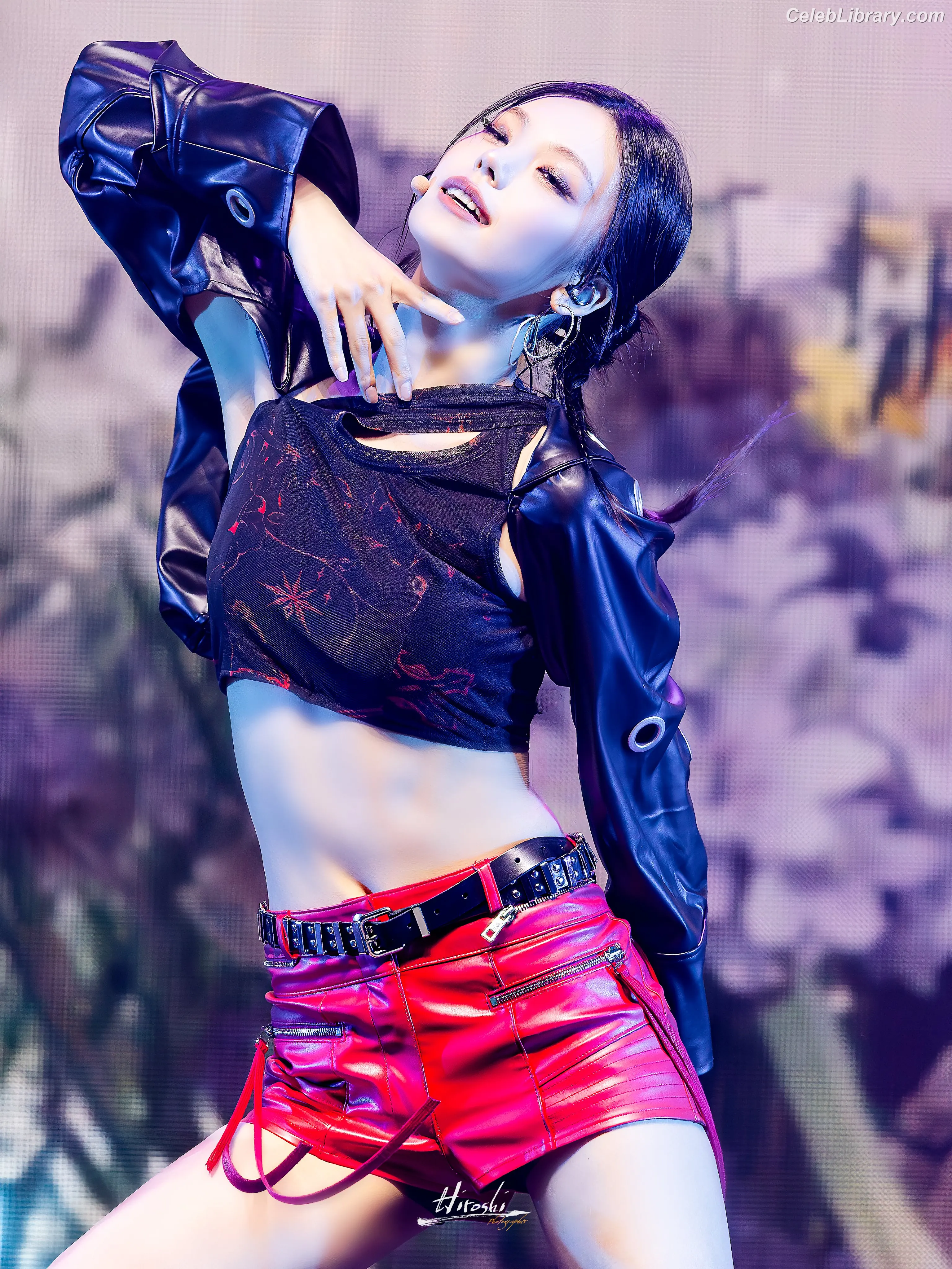 Yeji - ITZY (예지, Hwang Ye-ji) photo 5 of 1034