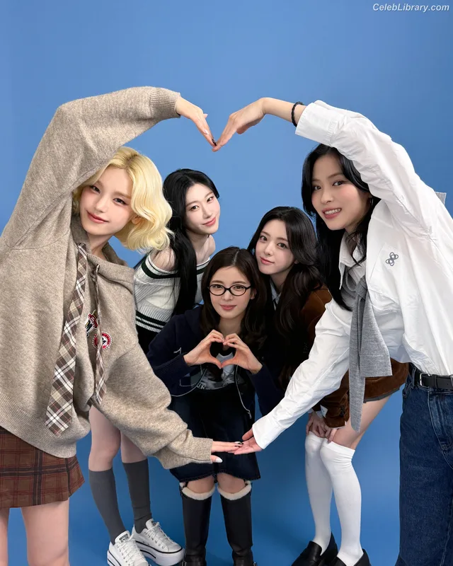 Yeji - ITZY (예지, Hwang Ye-ji) photo 9 of 1028
