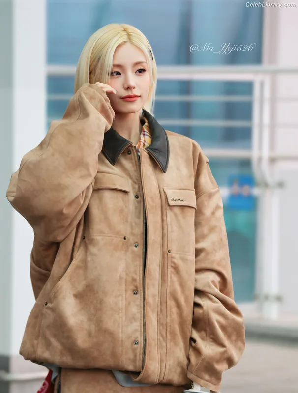 Yeji - ITZY (예지, Hwang Ye-ji) photo 17 of 1028