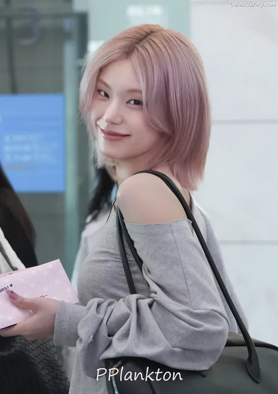 Yeji - ITZY (예지, Hwang Ye-ji) photo 9 of 1028