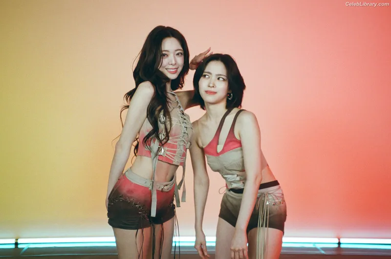 Yeji - ITZY (예지, Hwang Ye-ji) photo 20 of 1028