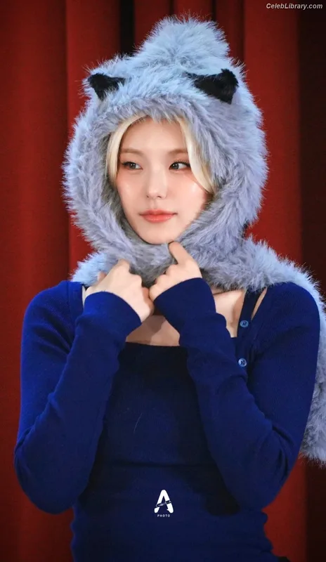 Yeji - ITZY (예지, Hwang Ye-ji) photo 18 of 1028