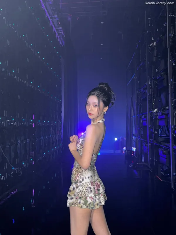 Yeji - ITZY (예지, Hwang Ye-ji) photo 21 of 1028