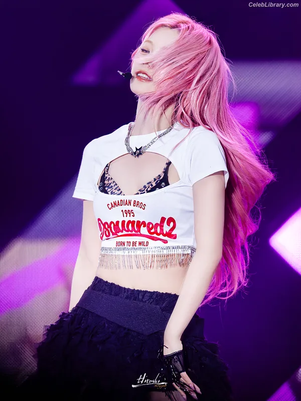 Yeji - ITZY (예지, Hwang Ye-ji) photo 13 of 1028