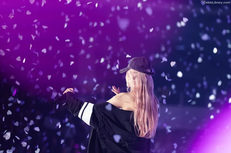 Yeji - ITZY (예지, Hwang Ye-ji) photo 20 of 1028