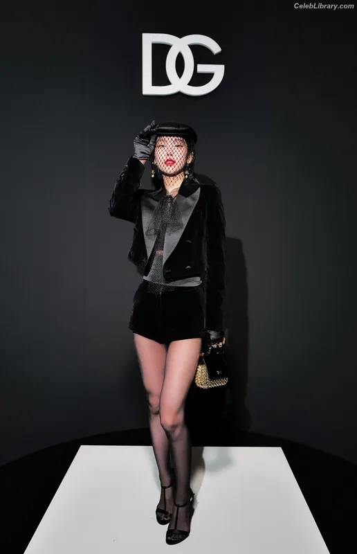 Yeji - ITZY (예지, Hwang Ye-ji) photo 4 of 1028