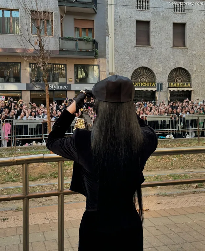 Yeji - ITZY (예지, Hwang Ye-ji) photo 10 of 1028
