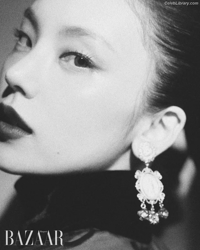Yeji - ITZY (예지, Hwang Ye-ji) photo 20 of 1028