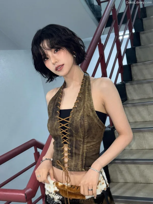 Yeji - ITZY (예지, Hwang Ye-ji) photo 7 of 1028