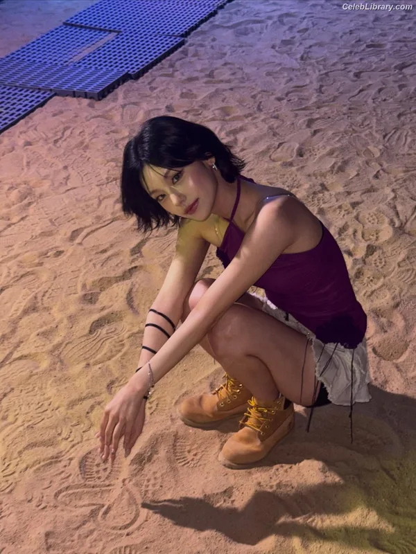 Yeji - ITZY (예지, Hwang Ye-ji) photo 20 of 1028