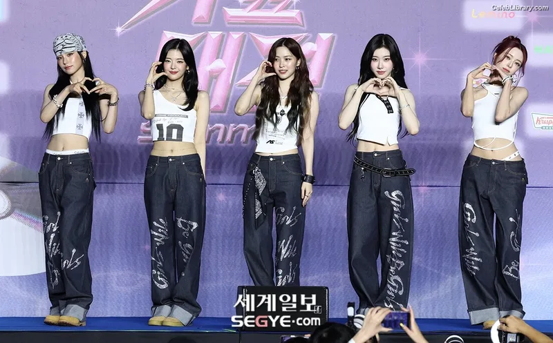 Yeji - ITZY (예지, Hwang Ye-ji) photo 21 of 1028