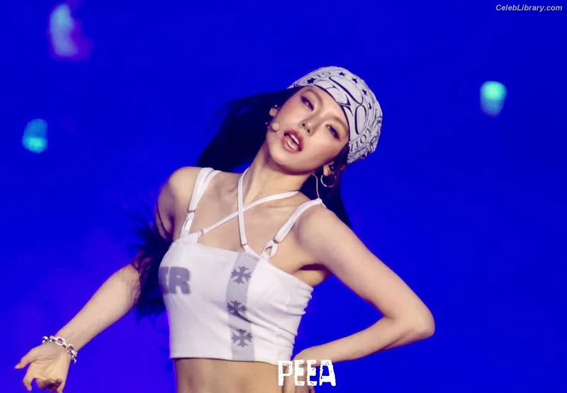 Yeji - ITZY (예지, Hwang Ye-ji) photo 1 of 1028