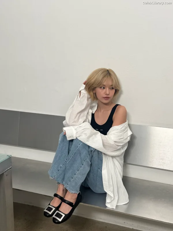 Yeji - ITZY (예지, Hwang Ye-ji) photo 2 of 1028