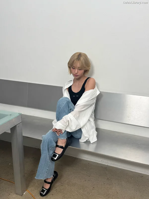 Yeji - ITZY (예지, Hwang Ye-ji) photo 7 of 1028