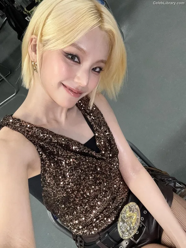 Yeji - ITZY (예지, Hwang Ye-ji) photo 24 of 1028