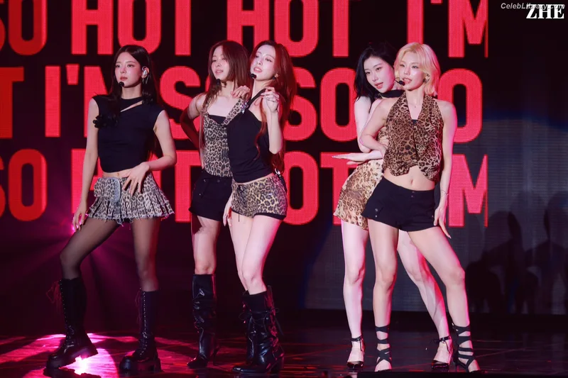 Yeji - ITZY (예지, Hwang Ye-ji) photo 2 of 1028