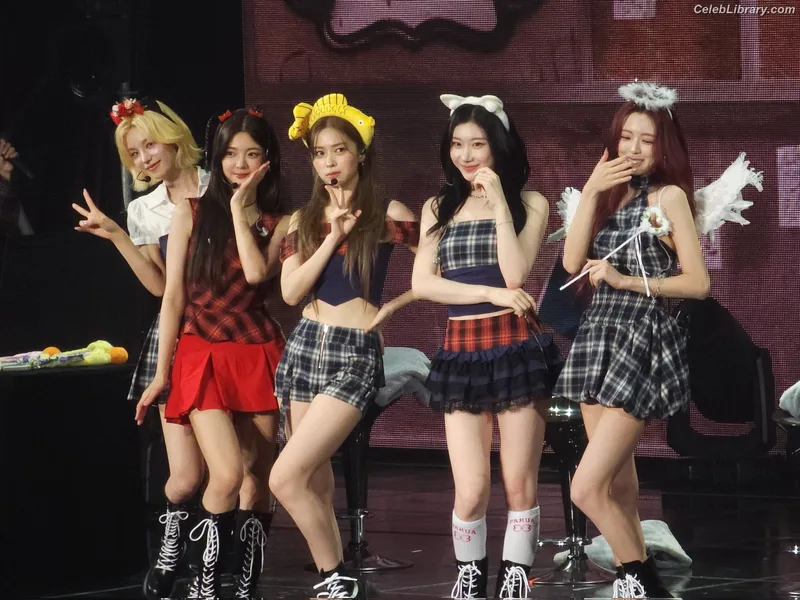 Yeji - ITZY (예지, Hwang Ye-ji) photo 3 of 1028