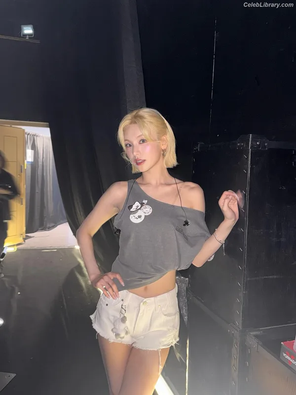 Yeji - ITZY (예지, Hwang Ye-ji) photo 15 of 1028