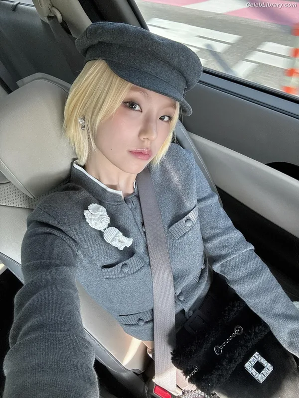 Yeji - ITZY (예지, Hwang Ye-ji) photo 8 of 1028
