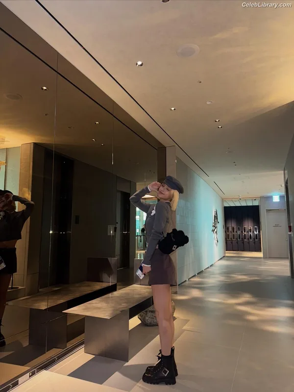 Yeji - ITZY (예지, Hwang Ye-ji) photo 11 of 1028
