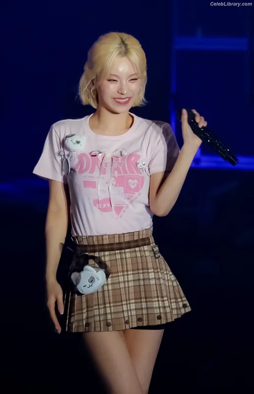 Yeji - ITZY (예지, Hwang Ye-ji) photo 8 of 1028