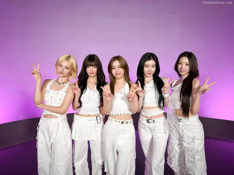 Yeji - ITZY (예지, Hwang Ye-ji) photo 8 of 1028