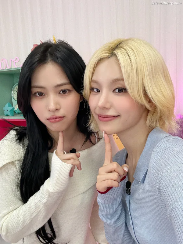 Yeji - ITZY (예지, Hwang Ye-ji) photo 7 of 1028