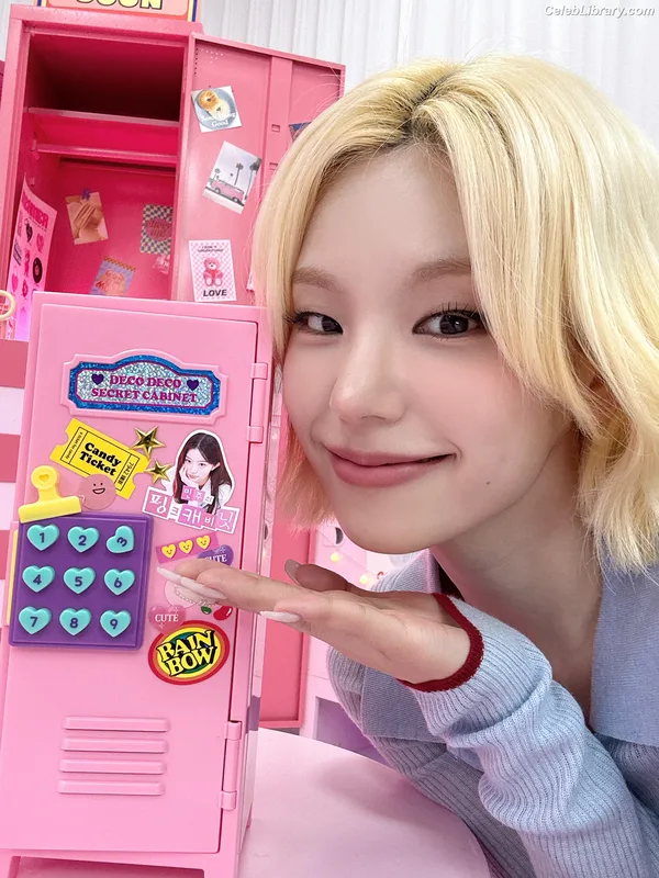 Yeji - ITZY (예지, Hwang Ye-ji) photo 8 of 1028