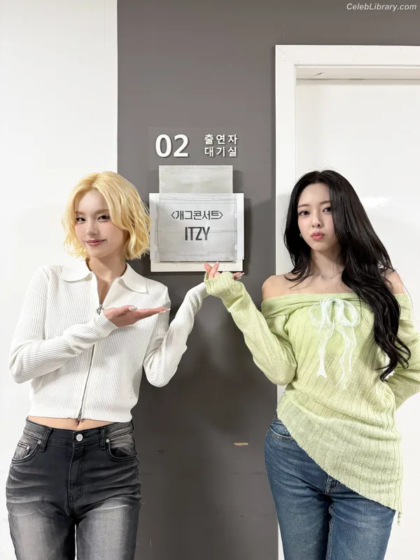 Yeji - ITZY (예지, Hwang Ye-ji) photo 19 of 1028