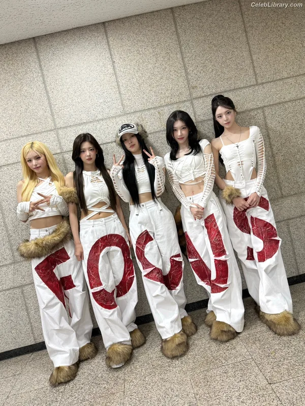 Yeji - ITZY (예지, Hwang Ye-ji) photo 6 of 1028