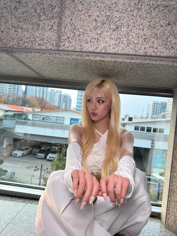 Yeji - ITZY (예지, Hwang Ye-ji) photo 14 of 1028