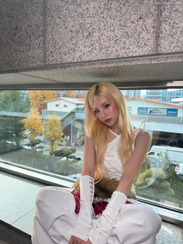Yeji - ITZY (예지, Hwang Ye-ji) photo 16 of 1028