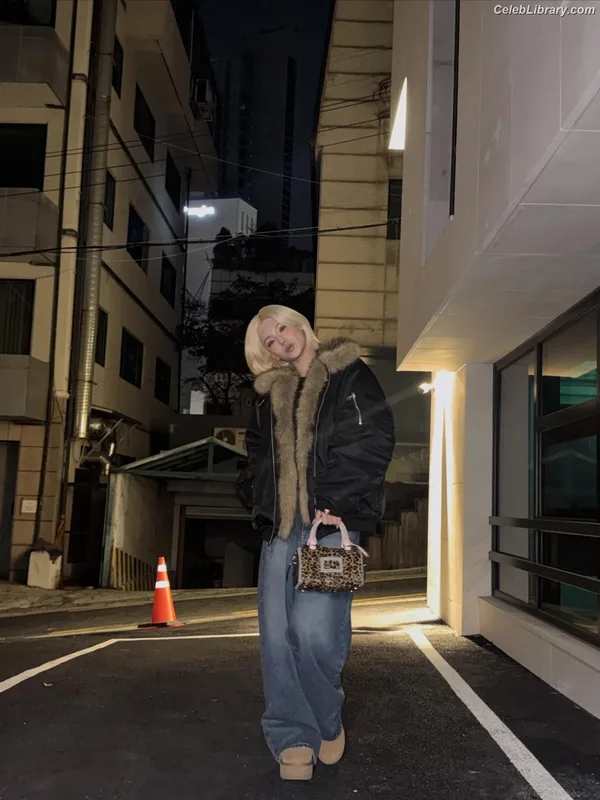Yeji - ITZY (예지, Hwang Ye-ji) photo 2 of 1028