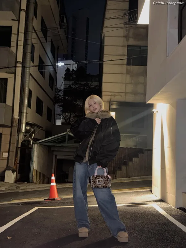 Yeji - ITZY (예지, Hwang Ye-ji) photo 5 of 1028