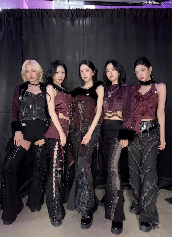 Yeji - ITZY (예지, Hwang Ye-ji) photo 10 of 1028