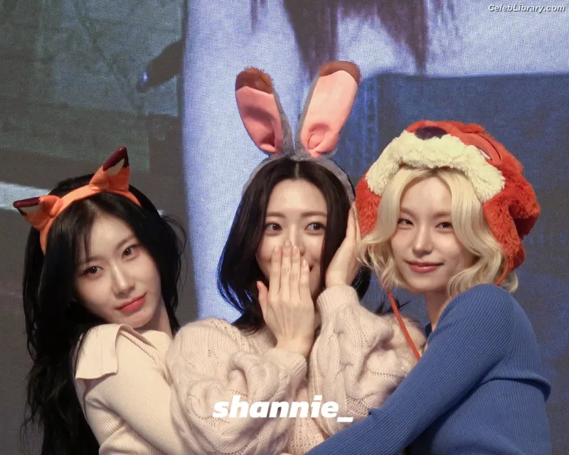 Yeji - ITZY (예지, Hwang Ye-ji) photo 6 of 1028