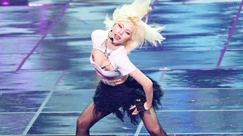 Yeji - ITZY (예지, Hwang Ye-ji) photo 14 of 1028