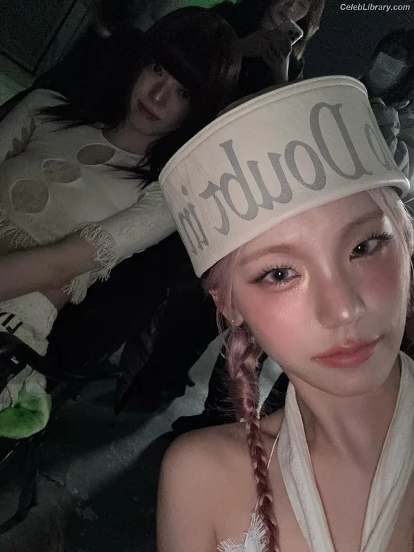 Yeji - ITZY (예지, Hwang Ye-ji) photo 1 of 1028