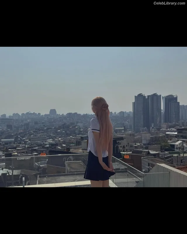 Yeji - ITZY (예지, Hwang Ye-ji) photo 8 of 1028