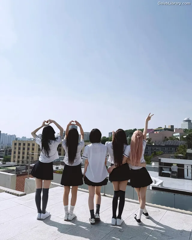 Yeji - ITZY (예지, Hwang Ye-ji) photo 10 of 1028