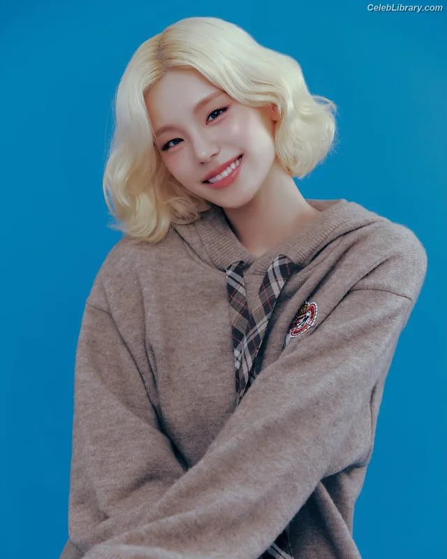 Yeji - ITZY (예지, Hwang Ye-ji) photo 18 of 1028